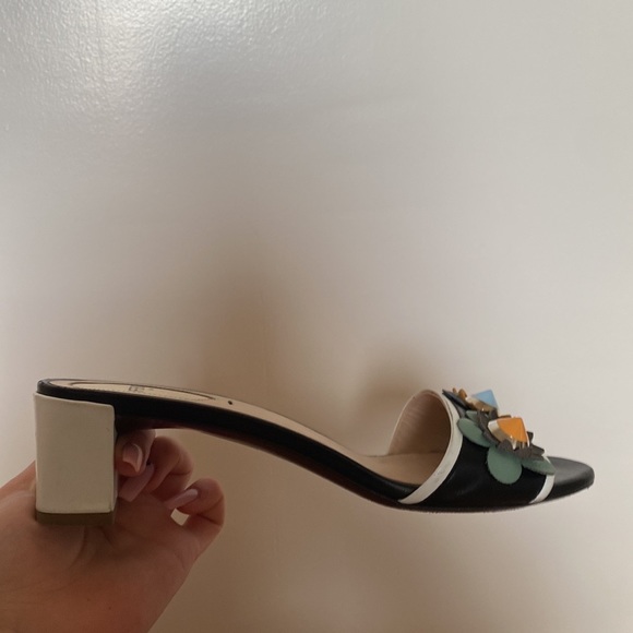 Fendi flower land stuffed heel - Picture 2 of 4